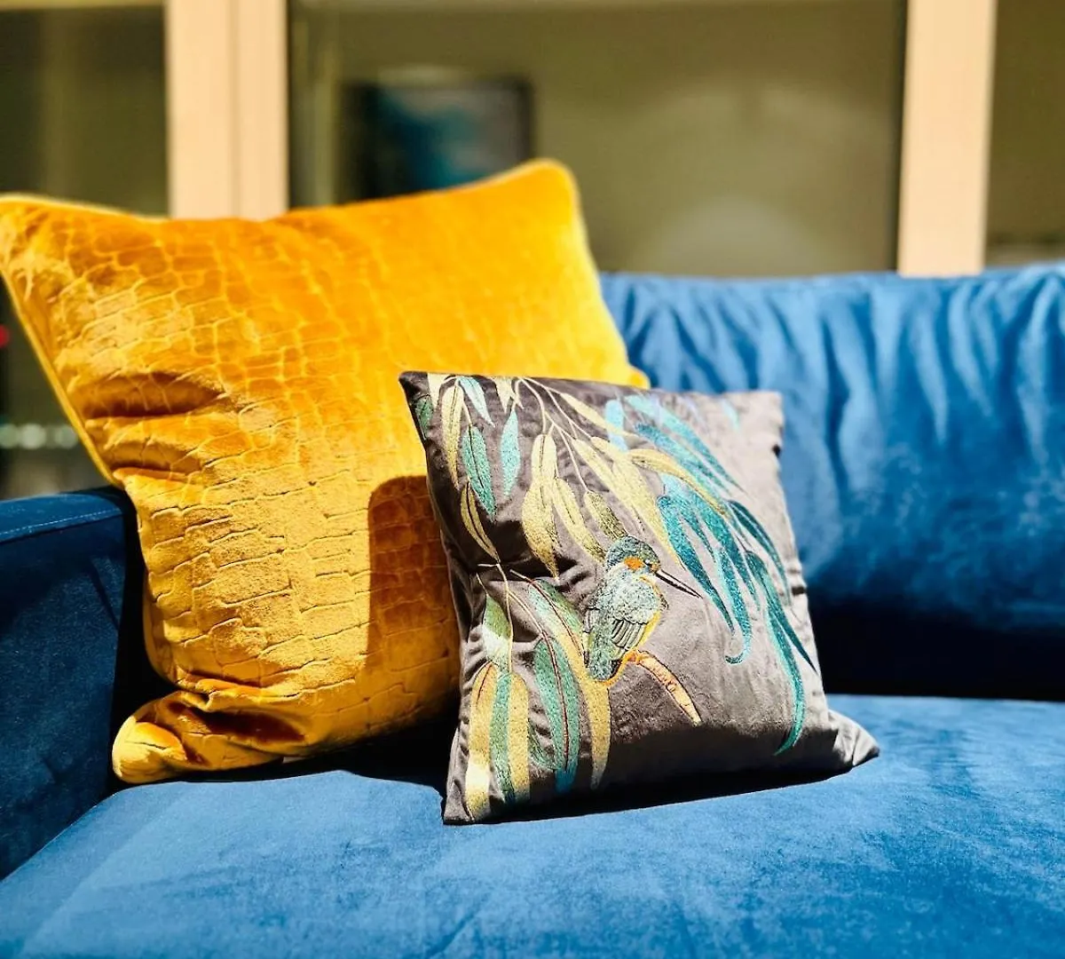 Apartment Luxury Stay With Stunning Views In Prime Location - Perfect For Business Or Leisure London
