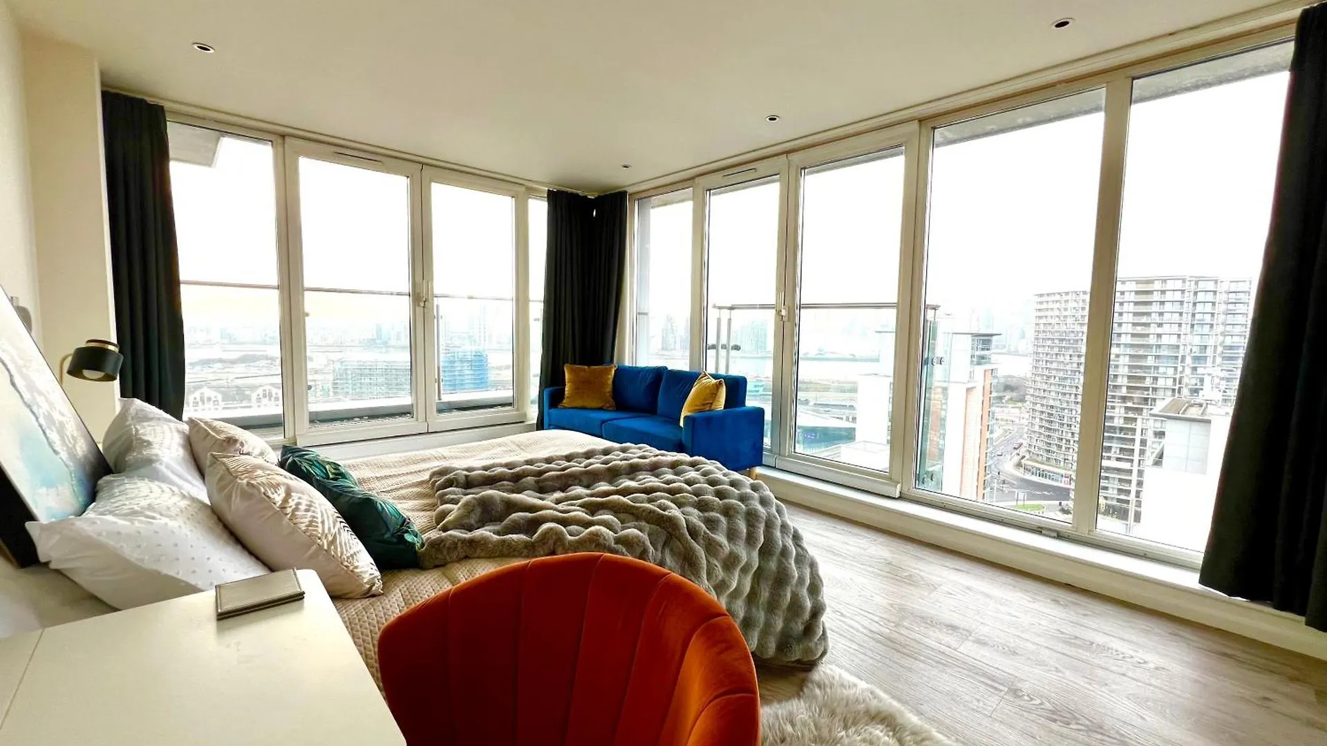 Luxury Stay With Stunning Views In Prime Location - Perfect For Business Or Leisure location